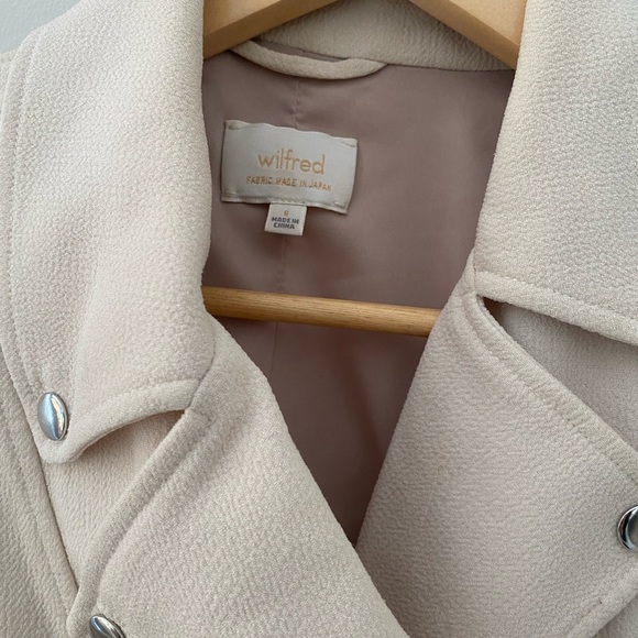 Cream aritzia vest. Size 6 ( medium ) - Picture 3 of 3